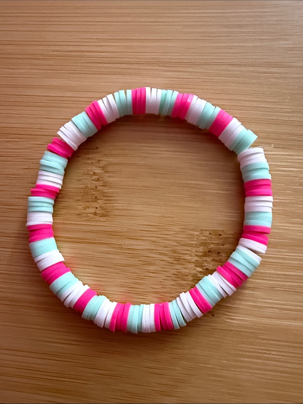 ‼️2/$10‼️Kids Pink & Mint Bead Stretch Bracelet - Brand Unspecified